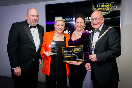 Balloons and Bakes accepting their Broadland Retailer of the Year award