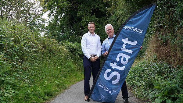 Damian thomas from event sponsor eama with chairman cllr james easter